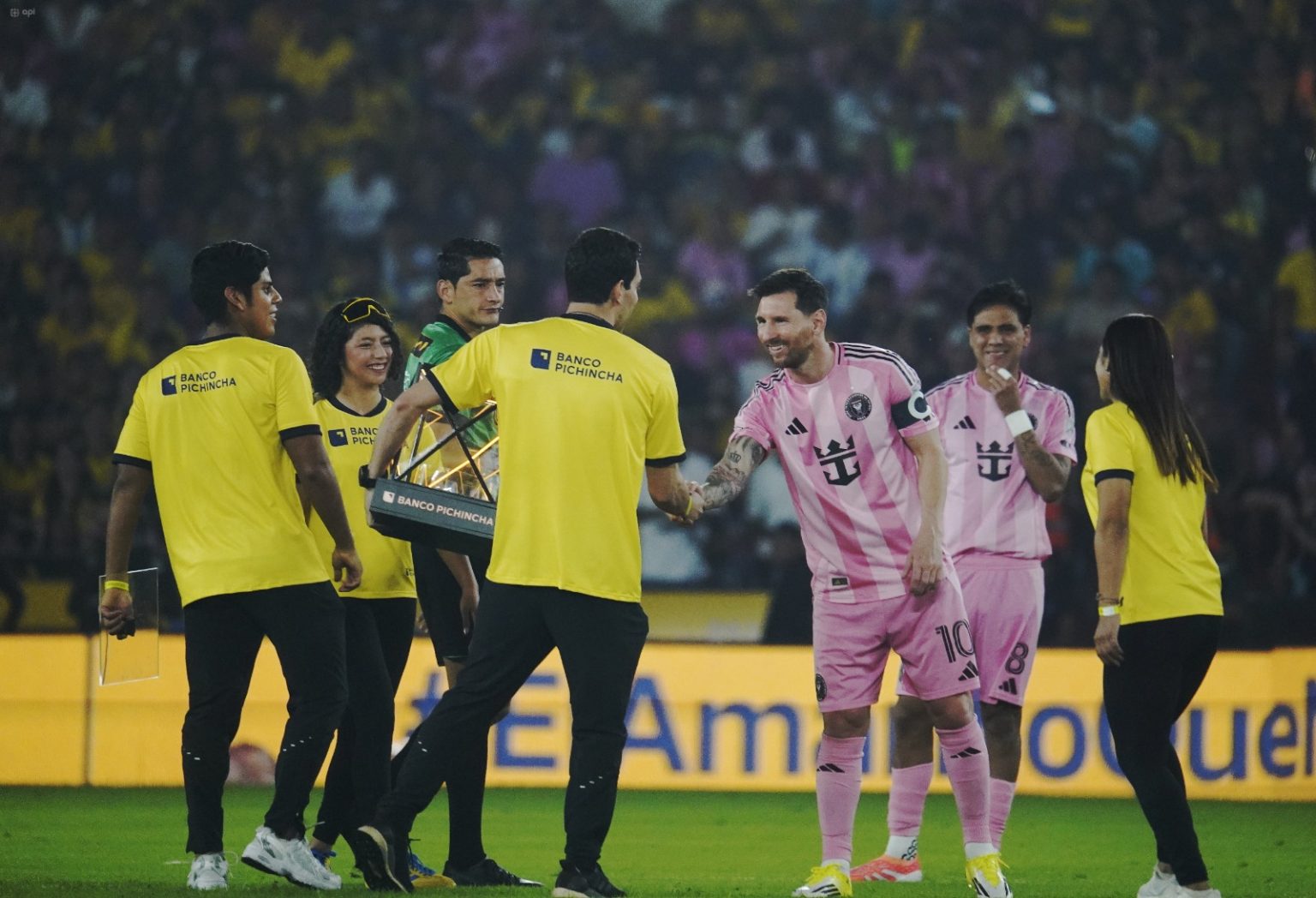 El inolvidable encuentro entre un deportista cuencano y Lionel Messi: una vivencia que marcará su vida para siempre.