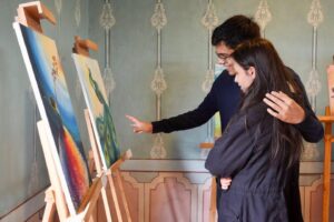 Azogues impulsa el arte local con la exposición “El Alma en Cada Trazo” de Carolina Torres en la Quinta San José.