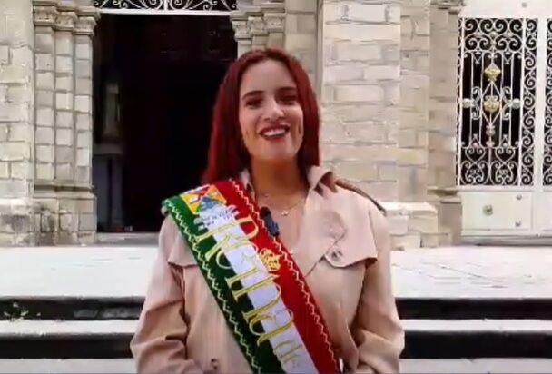 Reina de Azogues impulsa serenata solidaria por el Día de la Madre.