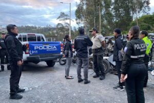 Incautan motores y memorias de vehículos tras un operativo policial en Turi.