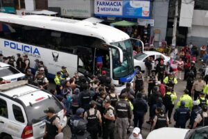 Un despliegue de control migratorio en Cuenca concluyó con el arresto de 44 ciudadanos extranjeros.