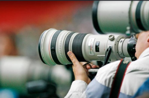 Más de 1.300 agresiones contra periodistas se han registrado en Ecuador desde 2021.
