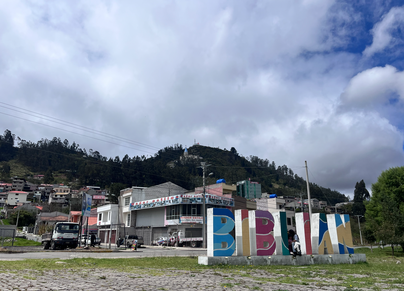 Biblián establece estacionamiento rotativo tarifado con multas de hasta el 50 % del salario básico