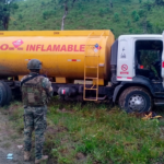 Tanquero con 2.800 galones de combustible es retenido en Cañar