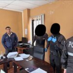 Operativo en Cañar deja tres detenidos por presunto peculado vinculado a evento municipal.