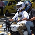 Ajustan el proyecto de ordenanza sobre la movilidad de dos personas en moto para el segundo debate en Cuenca.