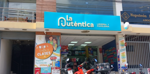 Regreso a clases dinamiza las ventas de la Papelería La Auténtica en Azogues